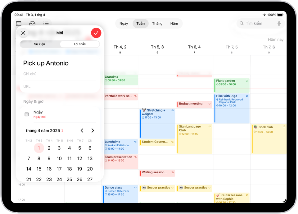 Một lịch ở chế độ xem Tuần đang hiển thị cửa sổ tạo lời nhắc.