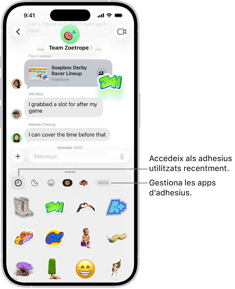 A sota de la conversa es mostren els adhesius. Els botons situats a la part superior de la targeta obren un paquet d’adhesius.