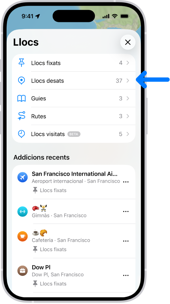 La pantalla “Llocs” de l’app Mapes mostra una llista de categories de lloc, com ara “Fixats”, “Llocs desats” i “Guies”. A sota, a la secció d’addicions recents, es mostra una llista de les ubicacions vistes.