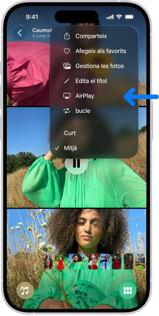 A la pantalla de l’iPhone es reprodueix una projecció a l’app Fotos. A la part superior dreta de la pantalla hi ha un menú desplegable, amb l’opció de seleccionar l’AirPlay.