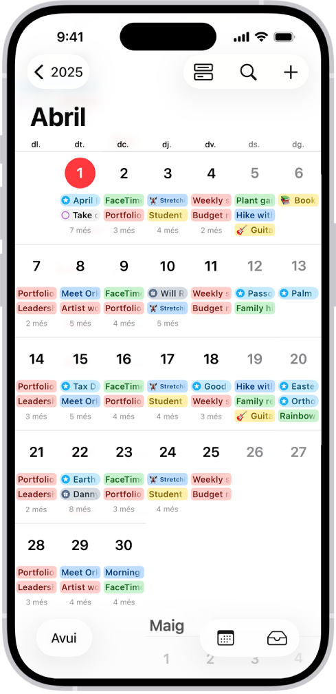 Un calendari amb la vista mensual en què es veuen esdeveniments i recordatoris.