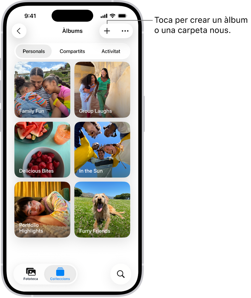 La col·lecció “Àlbums”, a l’app Fotos. Una retícula d’àlbums a la pantalla. A la part superior de la pantalla, d’esquerra a dreta, hi ha els botons “Enrere”, “Nou àlbum” i “Més”. A sota hi ha els botons per veure els àlbums de la categoria “Personals”, “Compartits” o “Activitat”. A la part inferior de la pantalla, d’esquerra a dreta, hi ha els botons “Fototeca”, “Col·leccions” i “Cerca”.