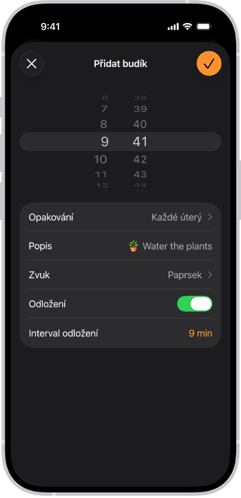 Obrazovka úprav budíku s volbami pro změnu času buzení, nastavení opakování budíku, přidání popisku, výběr zvuku budíku, zapnutí možnosti odložení a změnu doby odložení