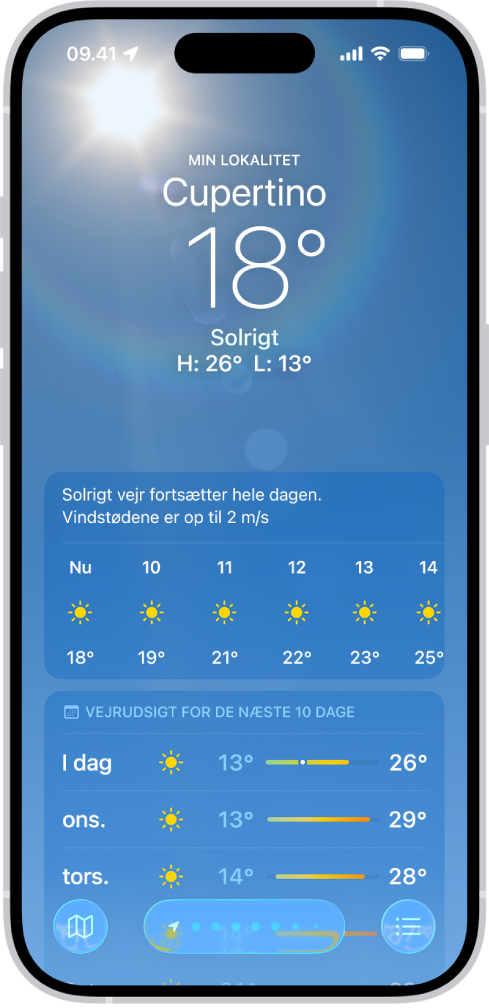 Appen Vejr, der fra øverst til nederst viser følgende: Lokaliteten, den aktuelle temperatur, dagens højeste og laveste temperatur, vejrudsigten time for time og de første par dage af vejrudsigten for de næste 10 dage. En række prikker nederst i midten repræsenterer andre lokaliteter på listen med lokaliteter. I nederste højre hjørne findes knappen Lokalitetsliste, og i nederste venstre hjørne findes knappen Vis kort.