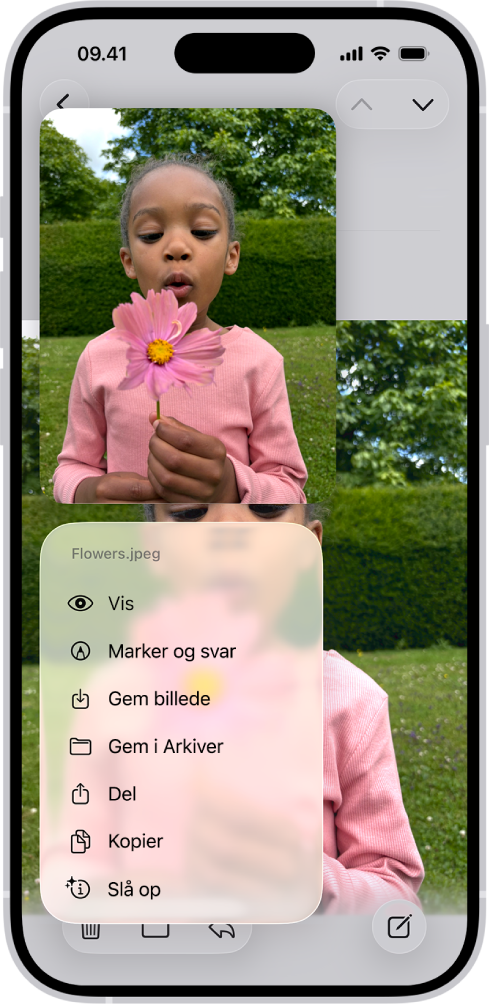Et e-mailbilag er valgt, og de mulige handlinger vises.