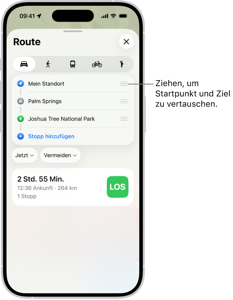 Eine Karte zeigt mehrere mögliche Fahrtrouten zwischen „Mein Standort“ und einem Ziel.
