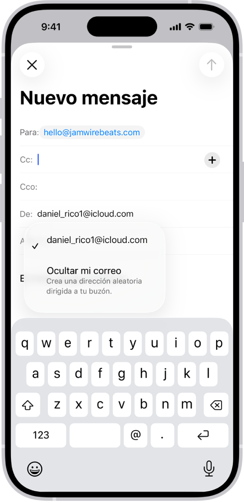 Se está redactando un borrador de correo electrónico. El campo De está seleccionado y muestra dos opciones debajo: una dirección de correo personal y la opción Ocultar mi correo.