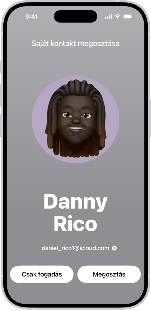 A NameDrop képernyőn a felhasználó neve és telefonszáma látható. Alatta a Csak fogadás vagy a Megosztás gomb jelenik meg.