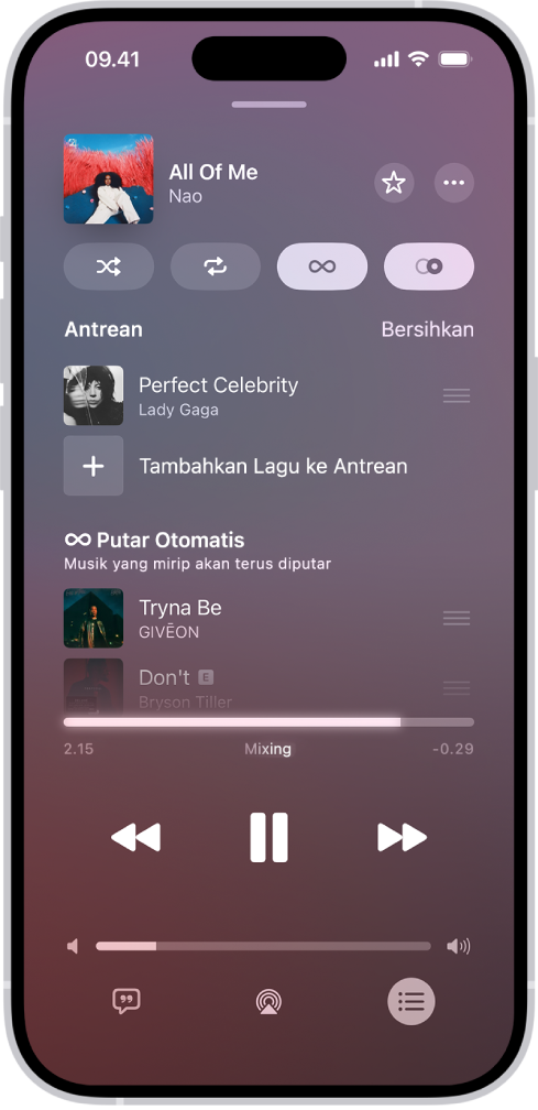 Layar Sedang Diputar yang menampilkan antrean dengan Putar Otomatis dan AutoMix dinyalakan. Lagu serupa muncul di bawah lagu di antrean.