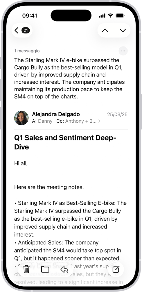 Un’email viene mostrata sulla schermata di iPhone. Il riassunto dell’email viene mostrato nella parte superiore dello schermo.