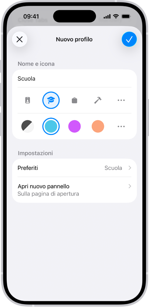 Lo schermo di iPhone, con la finestra fi configurazione di un nuovo profilo. Le opzioni includono un’icona, un colore, la cartella dei segnalibri e la pagina che vuoi aprire nei nuovi pannelli.