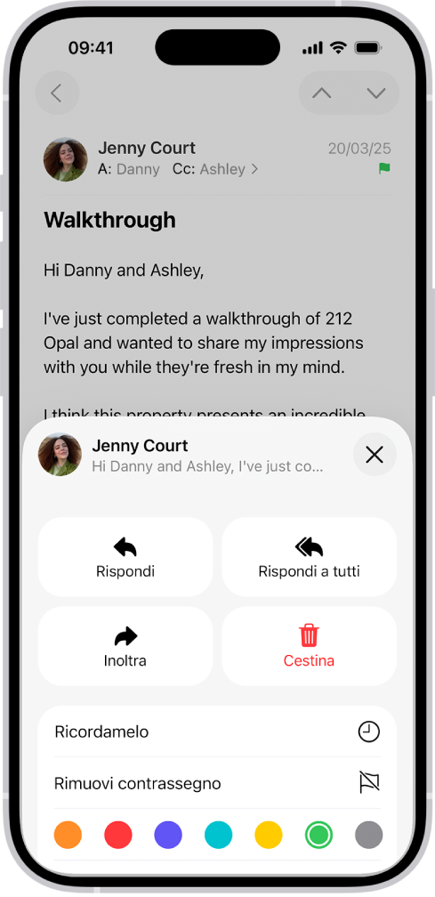Un messaggio email che mostra le opzioni di risposta nella metà inferiore dello schermo, tra cui il pulsante “Rimuovi contrassegno” e i colori per i contrassegni.