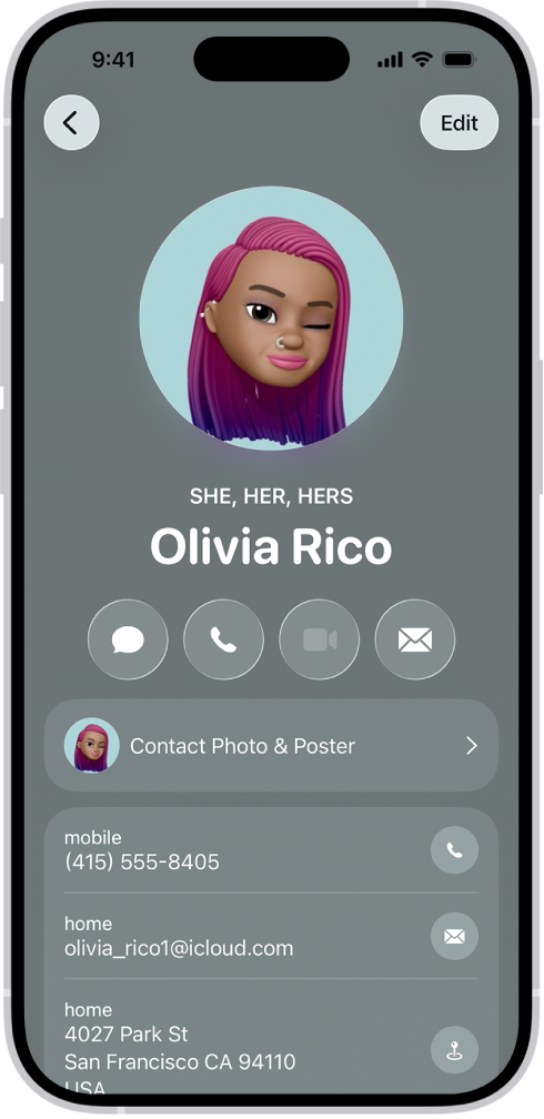 Контакт фотосының төменінде She, Her және Hers есімдіктері бар Olivia Rico атты контакт. Оның атының төменіндегілер — хабар жіберу, қоңырау, пошта және Apple Pay сервисін қолдану түймелері. Экранның төменгі жағындағылар ─ контактінің мобильді нөмірі мен электрондық пошта мекенжайы.