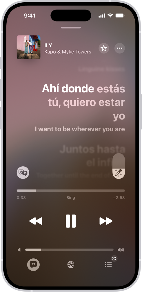 വരികളുടെ വലതുവശത്ത് Apple Music Sing സ്ലൈഡറും ഇടത് വശത്ത് ‘വിവർത്തനവും ഉച്ചാരണവും’ ബട്ടണും കാണിക്കുന്ന ‘ഇപ്പോൾ പ്ലേ ചെയ്യുന്നത്’ സ്ക്രീൻ. വിവർത്തനം ഓണാണ്, നിങ്ങൾക്ക് സ്പാനിഷിൽ നിന്ന് ഇംഗ്ലീഷിലേക്കുള്ള വിവർത്തനം കാണാം. നിലവിൽ പ്ലേ ചെയ്യുന്ന വരികൾ ഹൈലൈറ്റ് ചെയ്തിരിക്കുന്നു.