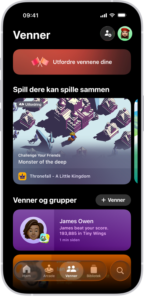 Venner-fanen i Apple Games-appen med valg for å utfordre venner, forslag til spill dere kan spille sammen, og nylig aktivitet for en venn.