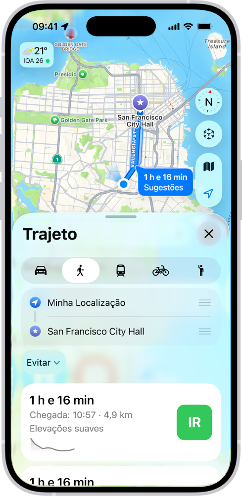 Um mapa mostrando uma rota a pé. O cartão de rota na parte inferior fornece detalhes da rota, incluindo o tempo de viagem estimado e alterações de elevação. Um botão Ir aparece à direita dos detalhes.