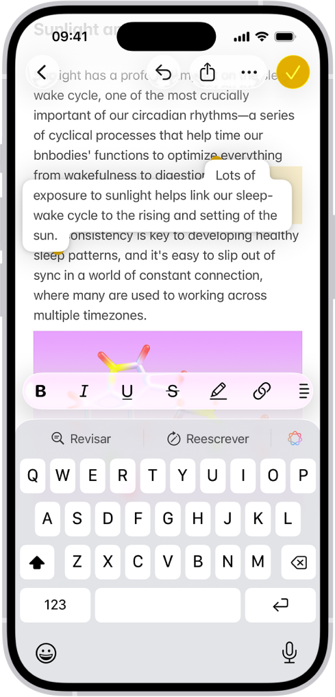 Um documento está aberto no app Notas. O teclado está na metade inferior da tela. O texto selecionado é destacado no documento para ser movido para um novo local.