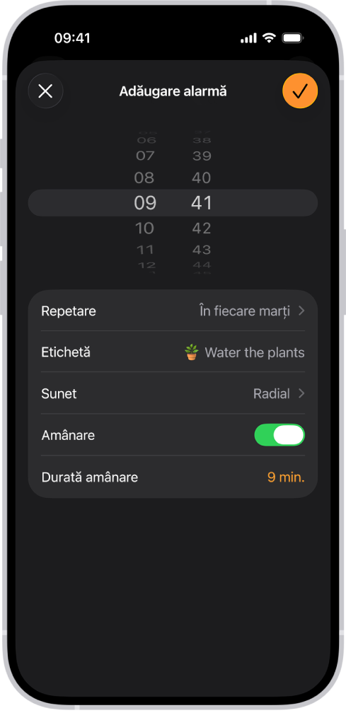 Ecran pentru modificarea unei alarme, cu configurări pentru a schimba ora alarmei, a alege dacă alarma se repetă, a adăuga o etichetă pentru alarmă, a selecta un sunet de alarmă, a activa amânarea și a schimba durata amânării.