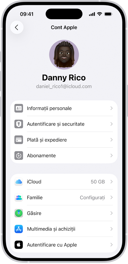 Configurările contului Apple, afișate cu o listă de opțiuni, inclusiv informații personale, abonamente, funcționalitatea Găsire etc.