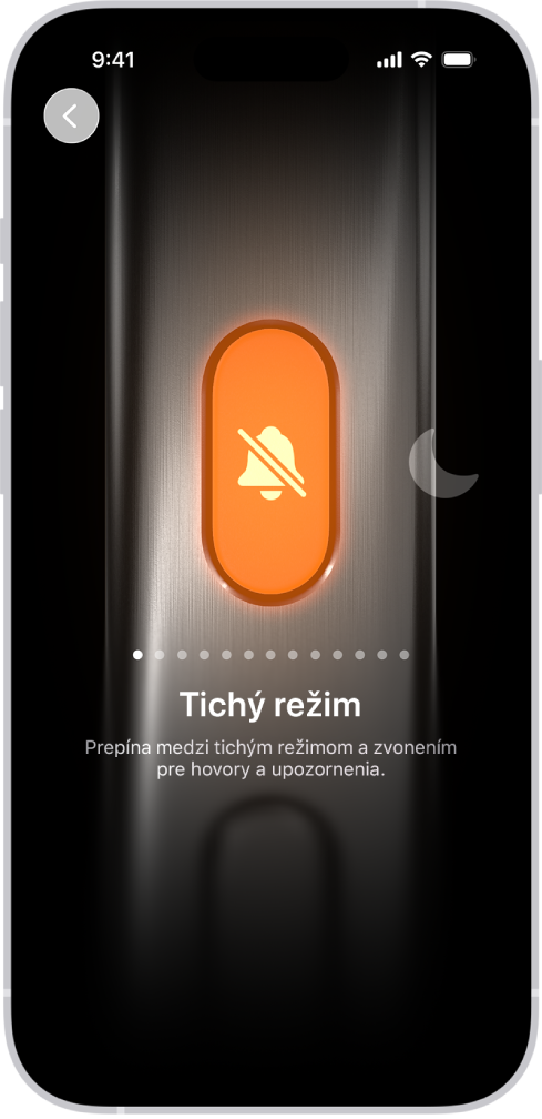 Obrazovka na prispôsobenie akčného tlačidla. Vybranou akciou je Kamera. Napravo a naľavo od kamery sa zobrazujú ďalšie funkcie vrátane režimu Nerušiť a svietidla. Pod akciami sú bodky, na ktoré môžete klepnúť a prepnúť na inú akciu. Pod vybranou akciou Kamera je menu s možnosťami kamery, ktoré môžete klepnutím priradiť k akčnému tlačidlu.