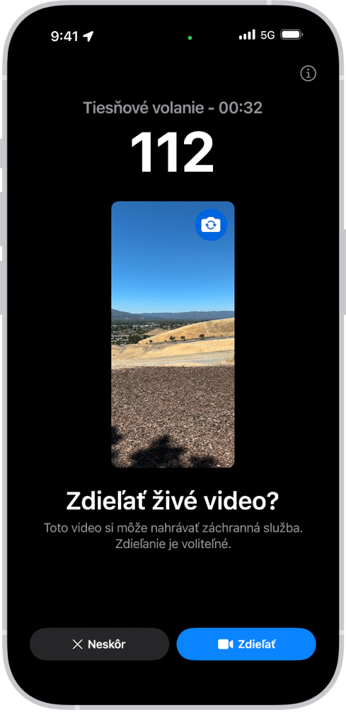Obrazovka Živé video SOS zobrazujúca tiesňový hovor 911 s video náhľadom v strede. V spodnej časti sú tlačidlá Teraz nie a Zdieľať video.