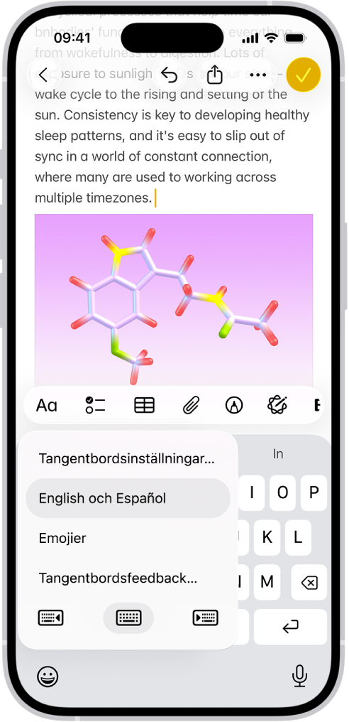 Menyn Tangentbordsinställningar är öppen och visar flera tangentbordsalternativ: Engelska och spanska, Emojier och Tangentbordsfeedback.