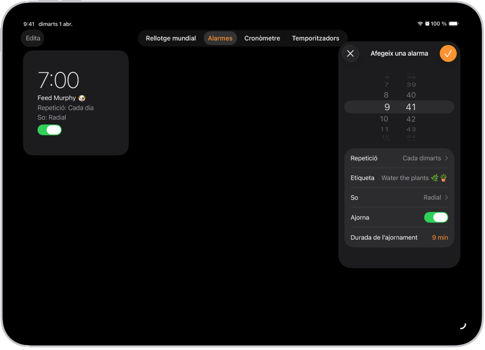 Es mostra la pestanya “Alarmes” de l’app Rellotge, amb la configuració per canviar-ne l’hora, escollir si l’alarma es repeteix, afegir una etiqueta a l’alarma, seleccionar un so d’alarma, activar l’opció d’ajornar i canviar la durada de l’ajornament.