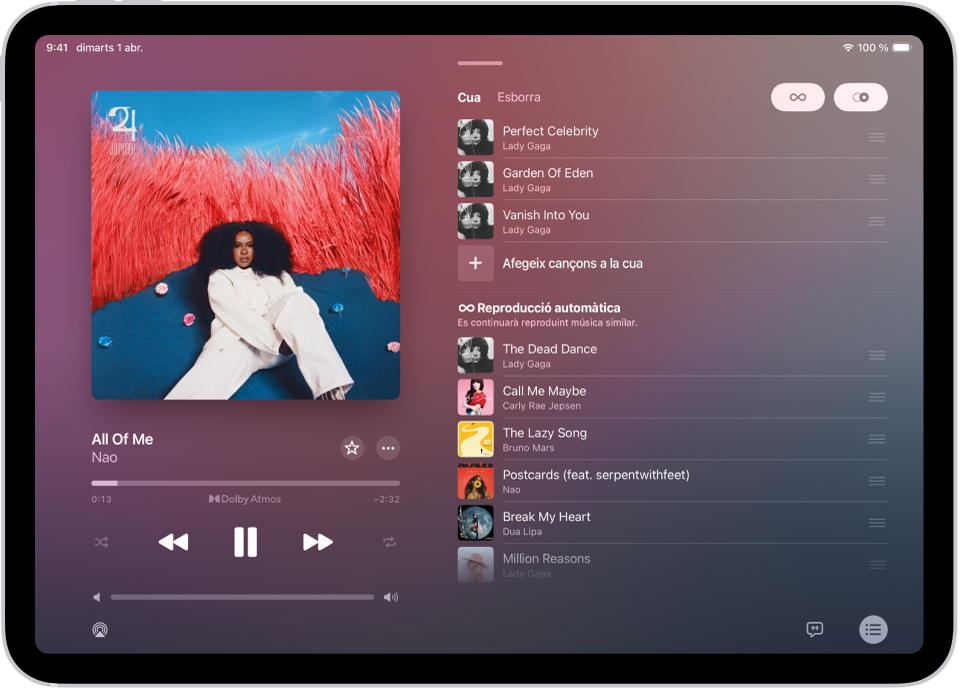 Pantalla “Ara sona” en què es mostra la cua amb la reproducció automàtica i l’AutoMix activats. Les cançons similars apareixen a sota de les cançons de l’àlbum.