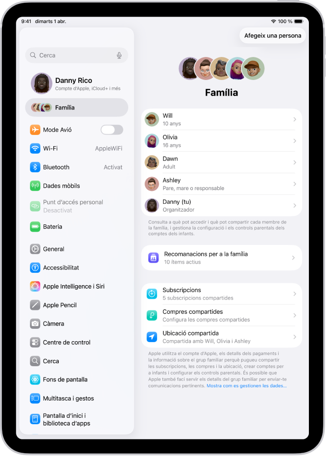 La pantalla “Família” a l’app Configuració. Apareix una llista de fins a cinc membres de la família damunt de les funcions compartides.