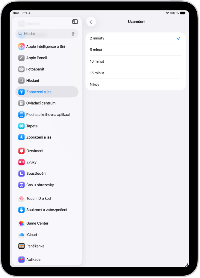 Obrazovka automatického zamykání s nastavením doby, po které se iPad automaticky zamkne