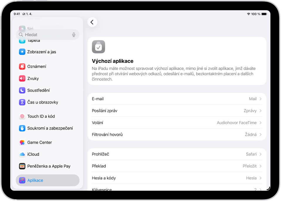 Obrazovka, na níž můžete změnit výchozí aplikace pro odesílání e‑mailů, prohlížení webu a další činnosti