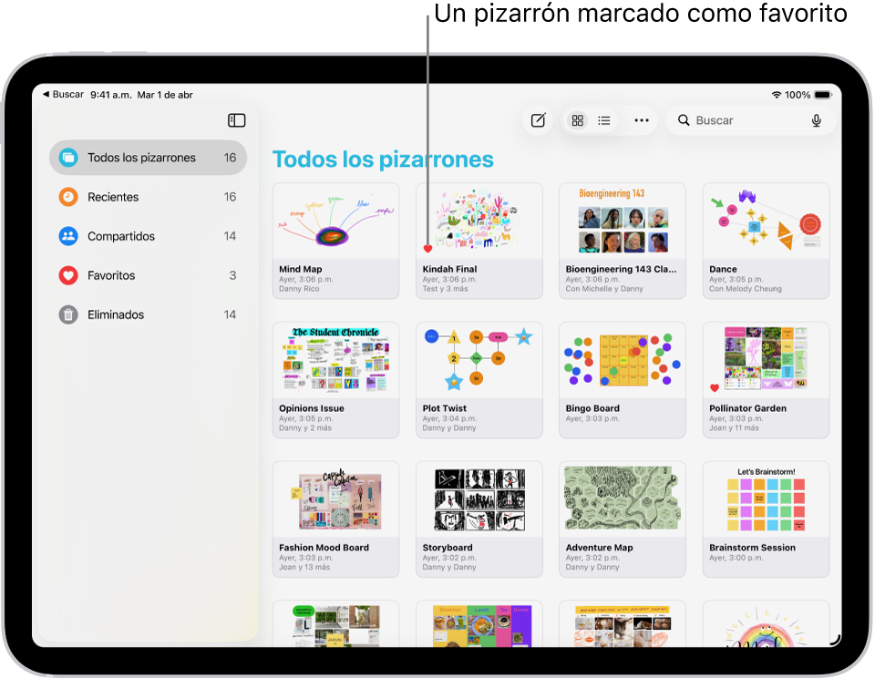 La app Freeform está abierta en un iPad. Todos los pizarrones están seleccionados en la barra lateral, y sus miniaturas están a la derecha.