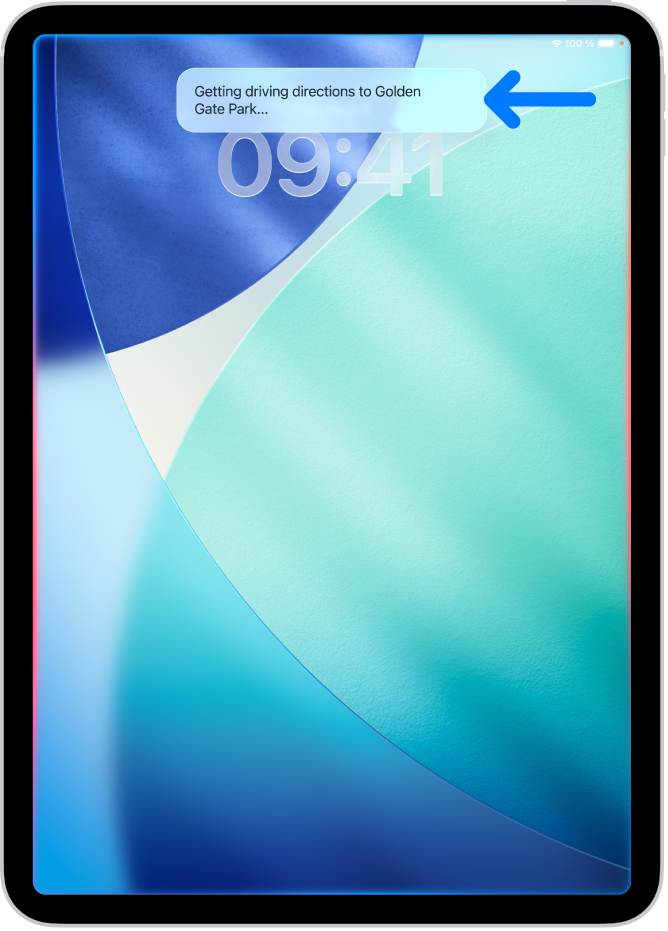 Un iPad affichant une réponse de Siri en haut de l’écran.