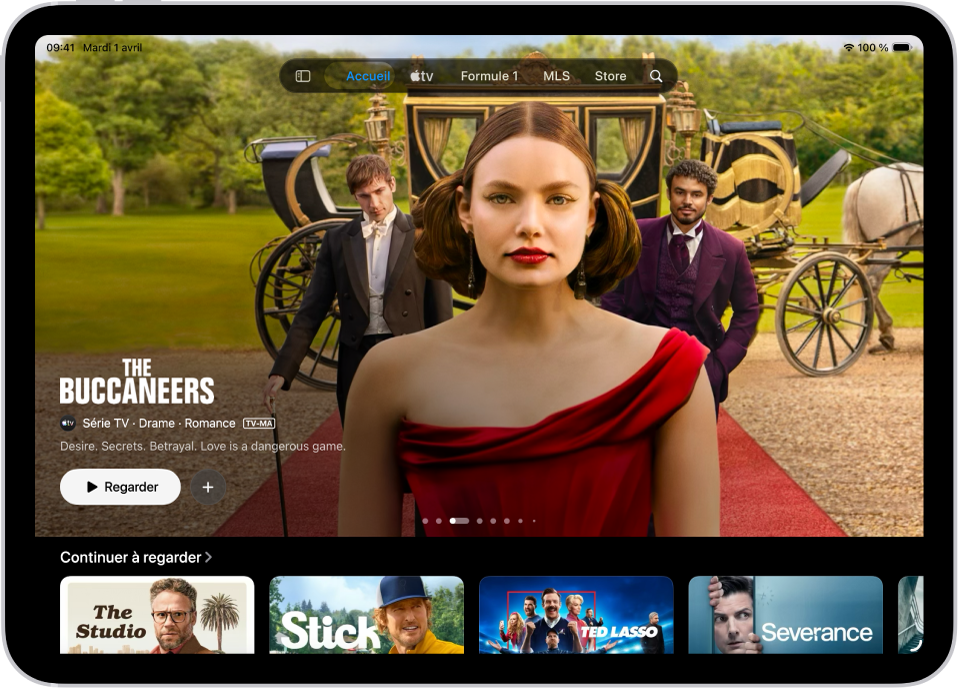 L’onglet Accueil présentant une création Apple Original recommandée au centre, au-dessus du rang « Continuer à regarder ». En haut de l’écran, de gauche à droite, se trouvent les onglets Accueil, Apple TV, MLS, Store, « Achats récents » et Rechercher.