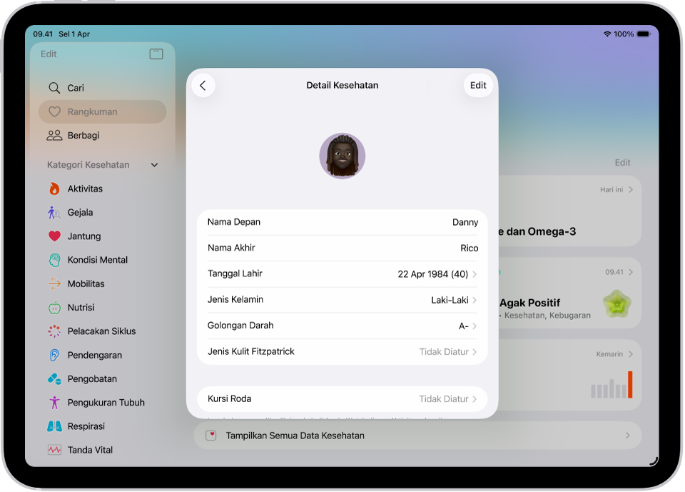 Layar Detail Kesehatan, yang menyertakan bidang nama, tanggal lahir, golongan darah, dan informasi lainnya.