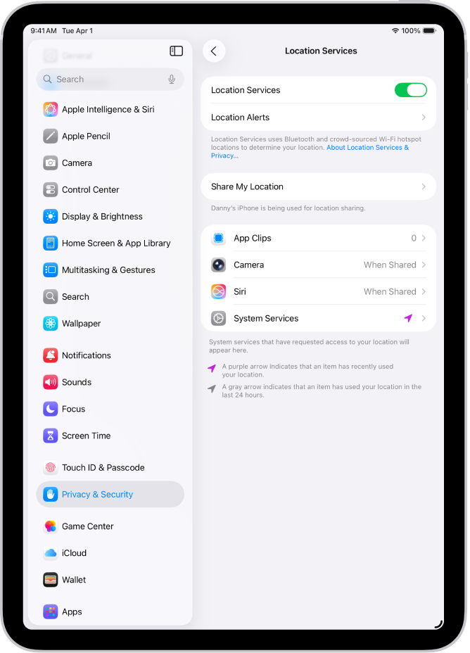 iPad құрылғыңыздың геолокациясын қолданбалармен бөлісу реттеулері бар «Геолокация сервистері» экраны.