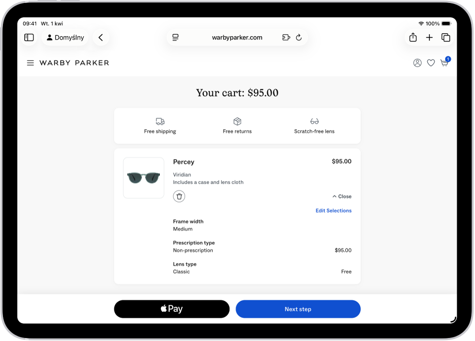 Strona www w Safari z wyświetlonym koszykiem zakupowym zawierającym listę artykułów z cenami. W prawym dolnym rogu widoczny jest przycisk Apple Pay.