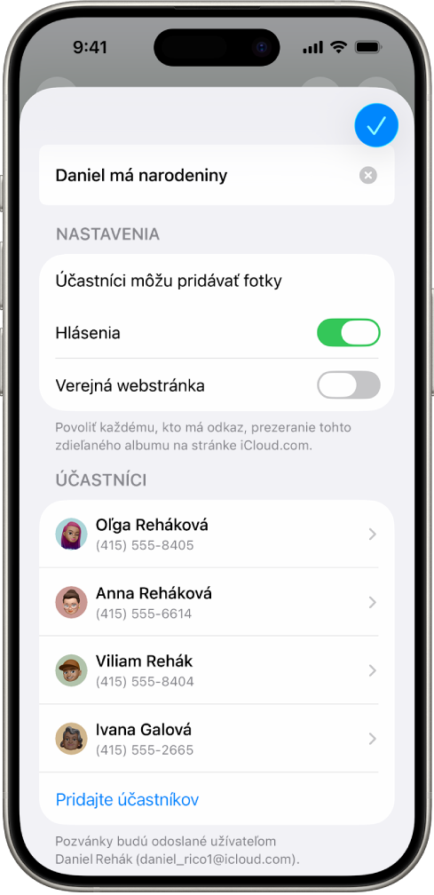 Obrazovka iPhonu zobrazujúca album Zdieľané fotky a zoznam ľudí, s ktorými sa album zdieľa.