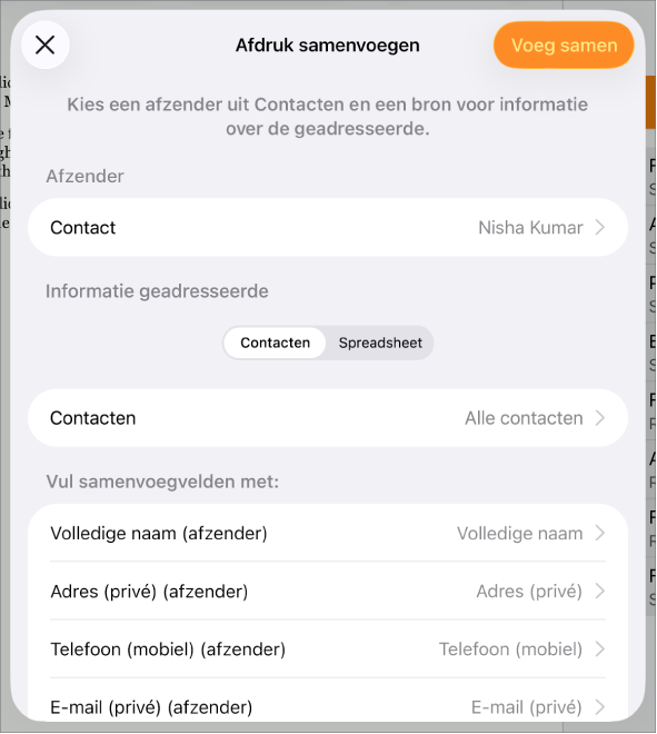 Het paneel 'Afdruk samenvoegen' met opties voor het kiezen van de afzendergegevens, het wijzigen van het bronbestand of de tabel, het bekijken van de lijst met samenvoegvelden en het samenvoegen van het document.