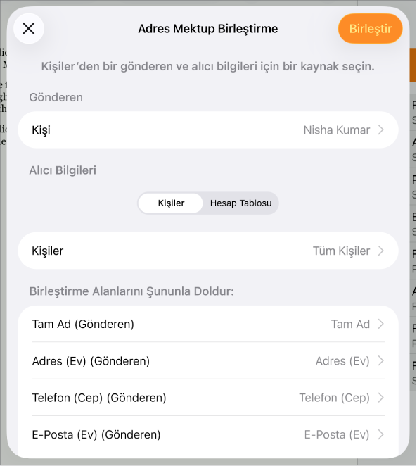 Gönderen bilgilerini seçme, kaynak dosyayı veya tabloyu değiştirme, birleştirme alanı adlarını önizleme veya belgeyi birleştirme seçenekleri ile Adres Mektup Birleştirme bölümü açık.