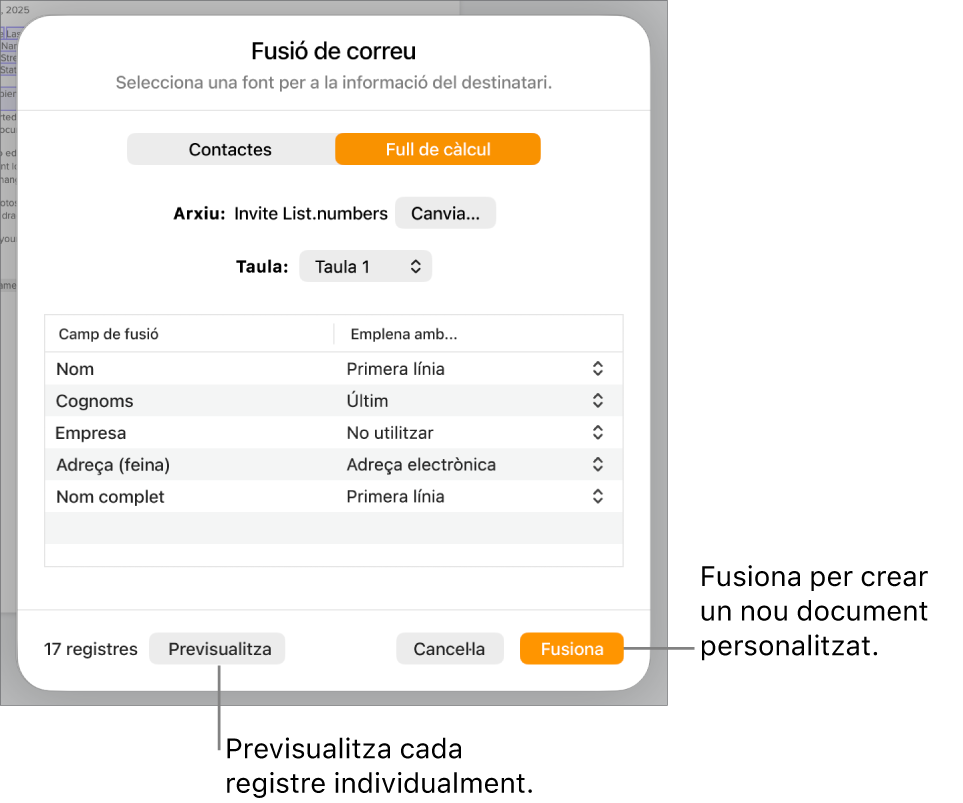 El tauler de la fusió de correu obert, que mostra les opcions per canviar l’arxiu o la taula font, previsualitzar els noms dels camps de fusió o registres concrets, o fusionar el document.