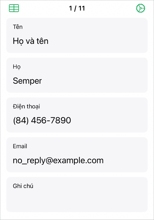 Một hồ sơ trong biểu mẫu với các trường cho tên, số điện thoại, email, v.v. Ngoài ra, các điều khiển để xem bảng được liên kết và các điều khiển thiết lập biểu mẫu.