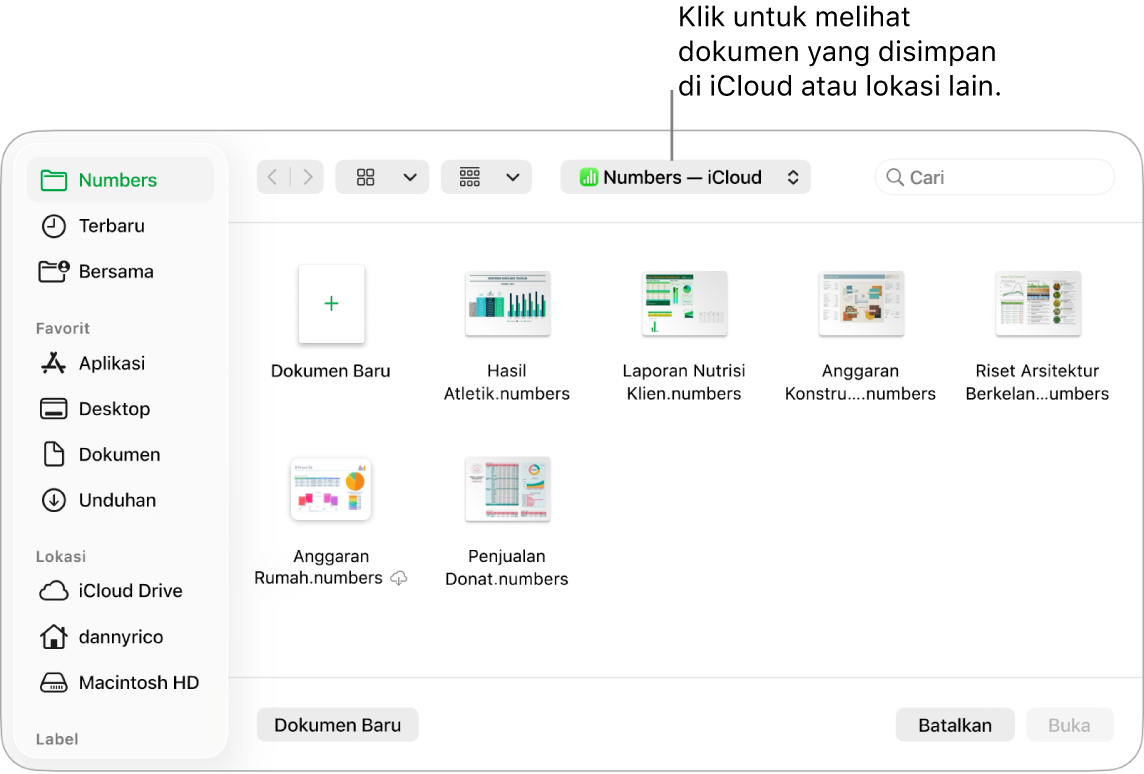 Dialog Buka dengan bar samping terbuka di sebelah kiri dan iCloud Drive dipilih di menu pop-up di bagian atas. Folder untuk Keynote, Numbers, dan Pages muncul di dialog bersama dengan tombol Dokumen Baru.