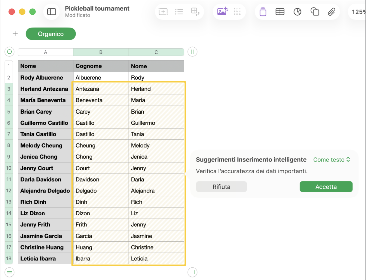 Un foglio di calcolo con i nomi evidenziati e il menu a comparsa “Suggerimenti Inserimento intelligente”, che consente di accettarli o rifiutarli.