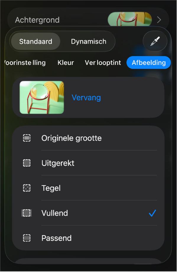 De achtergrondregelaars; als dia-achtergrond is een afbeelding ingesteld en onderaan staat de regelaar 'Kleuroverlay'.