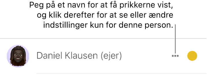 De tre prikker til højre for et navn på deltagerlisten.