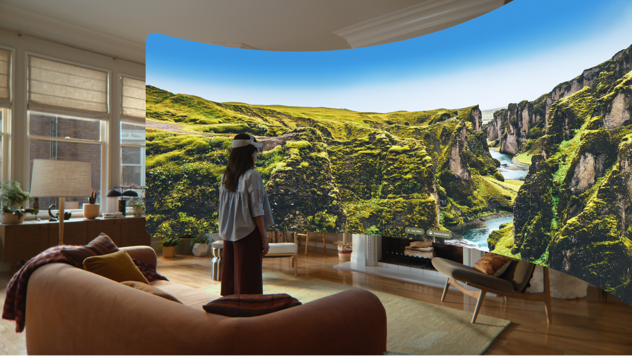 佩戴 Apple Vision Pro 的用户以空间场景形式查看全景照片。