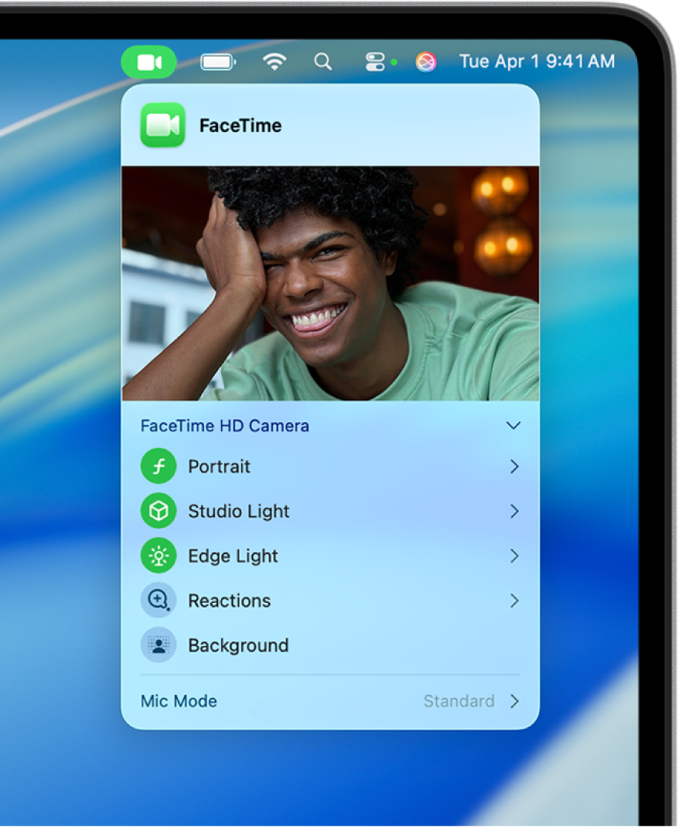 Una persona usando el efecto “Marco de luz” durante una llamada de FaceTime.