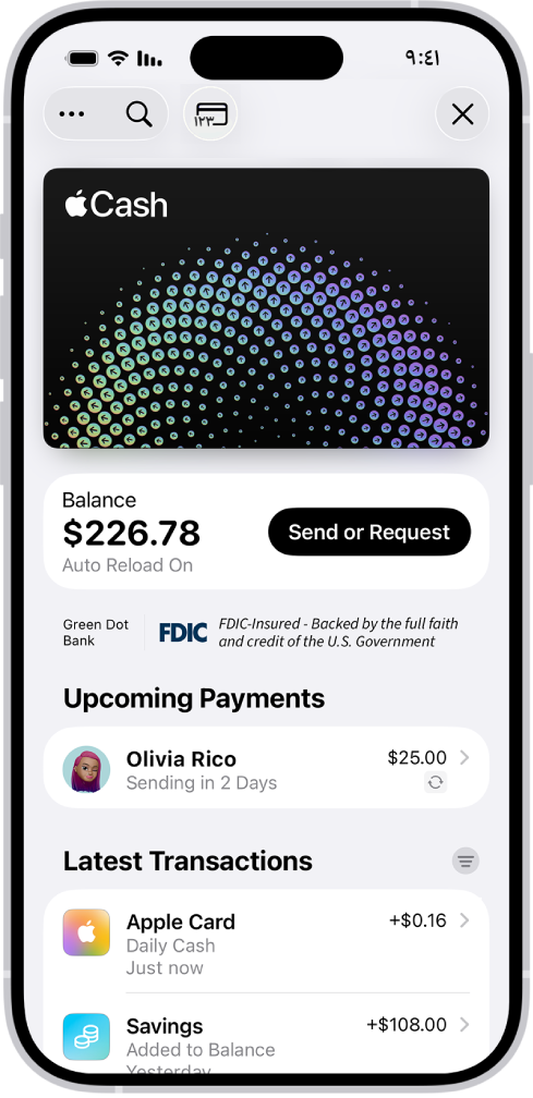 بطاقة Apple Cash في المحفظة، يظهر بها زر المزيد في الجزء العلوي الأيسر، والرصيد الحالي وزرا إرسال أو طلب في المنتصف، والمعاملات الحديثة في الجزء السفلي.