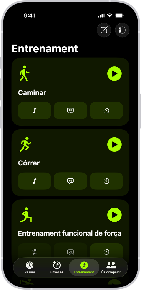 La pantalla d’entrenament de l’app Fitnes mostra tres tipus d'entrenament. A la part superior de la pantalla hi ha els botons per registrar un entrenament i connectar un monitor de freqüència cardíaca.